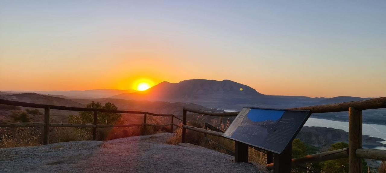 Apartamentos Rurales Mirador Del Negratin Cuevas del Campo ภายนอก รูปภาพ