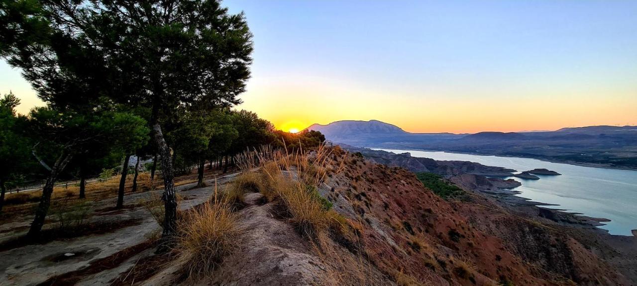 Apartamentos Rurales Mirador Del Negratin Cuevas del Campo ภายนอก รูปภาพ